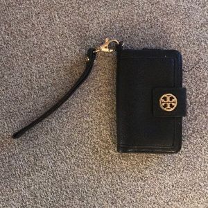 Wallet/phone case wristlet